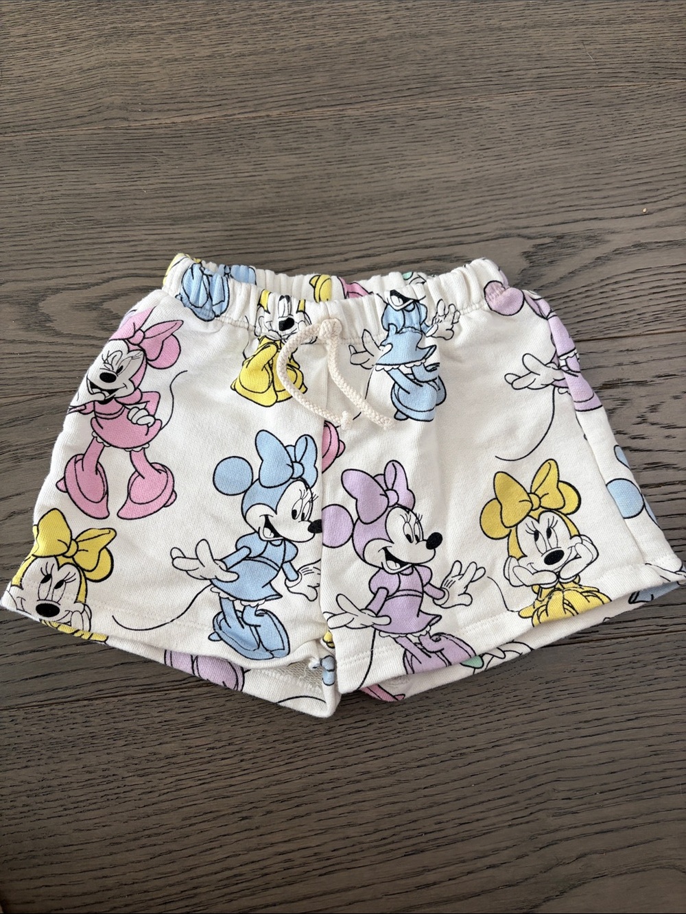 Zara kids Shorts size 5/6 with Pastel Minnie Mouse Print